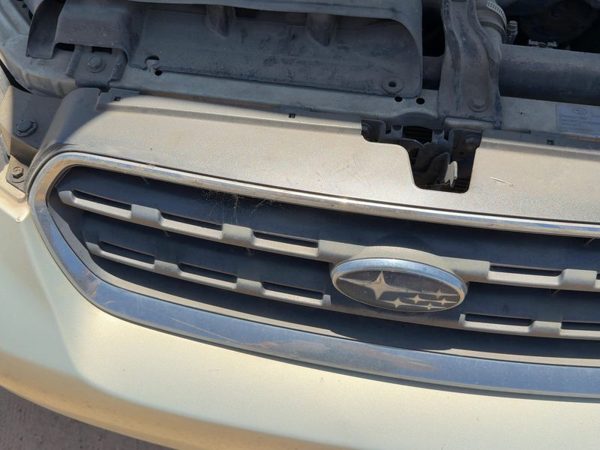 2005-2007 Subaru Legacy Outback Front Grille Assembly Oem 91121Ag07A — photo 2