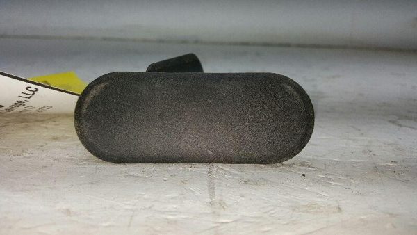2002 Vw Jetta Pair Washer Nozzle Access Cover — photo 1
