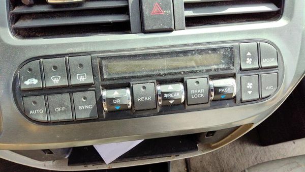 2005-2007 Honda Odyssey Temperature Control Module In Dash Heater Ac Head Unit — photo 4