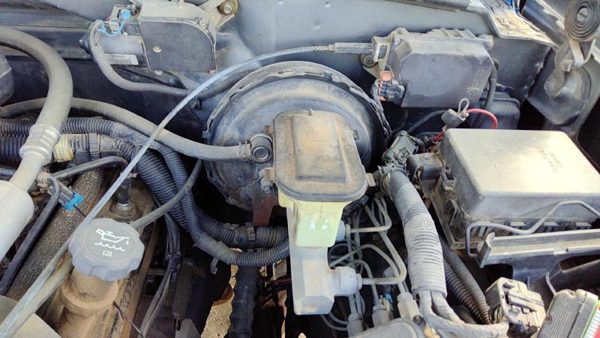 1997-1999 Chevy Suburban Power Brake Booster With Master Cylinder Pair Set Oem — photo 2