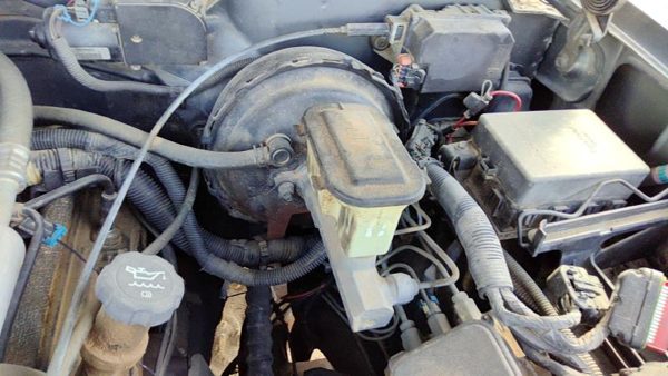 1997-1999 Chevy Suburban Power Brake Booster With Master Cylinder Pair Set Oem — photo 5