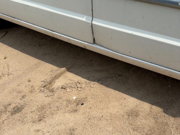 11-16 Town & Country Passenger Lower Rocker Panel Moulding Side Skirt White Pw1 — photo 2