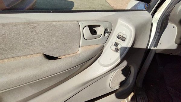 04-07 Caravan Driver Left Front Door Trim Panel With Master Switch Khaki J1 — photo 4
