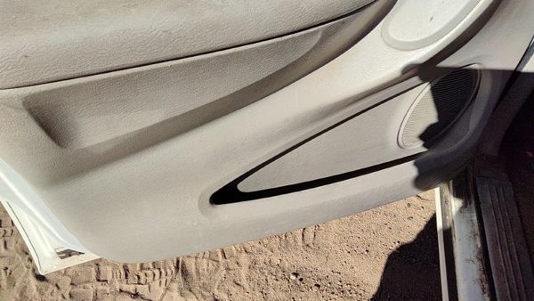 04-07 Caravan Driver Left Front Door Trim Panel With Master Switch Khaki J1 — photo 6