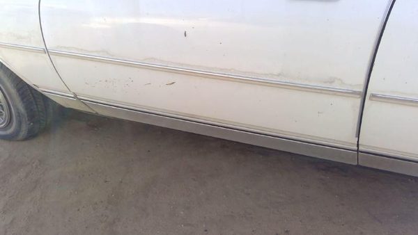1986 Chevrolet Caprice Front Door LH White — photo 9