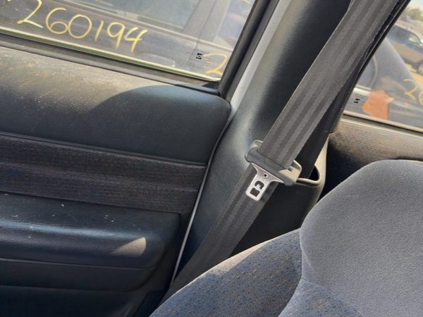 1998-2005 Chevy S10 Blazer Passenger Right Upper B-Pillar Trim Graphite — photo 3
