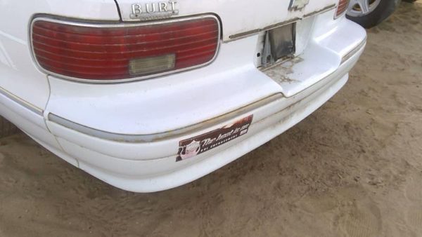 1991-1996 Chevy Caprice Rear Bumper Cover Assembly Oem Back White — photo 7