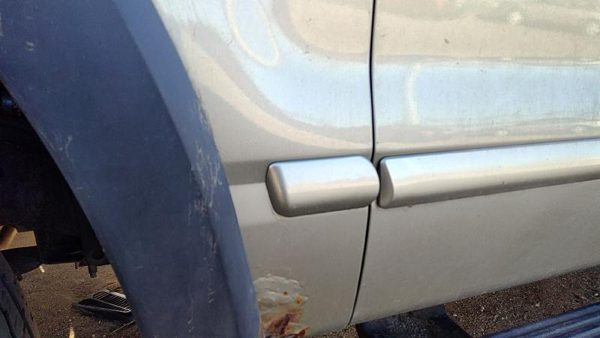 02-05 Ford Explorer Driver Left Moulding From Fender Trim Strip B2 Harvest Gold — photo 1