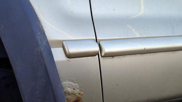 02-05 Ford Explorer Driver Left Moulding From Fender Trim Strip B2 Harvest Gold — photo 3