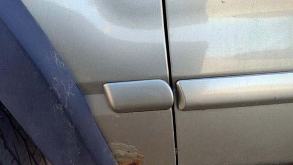 02-05 Ford Explorer Driver Left Moulding From Fender Trim Strip B2 Harvest Gold — photo 4
