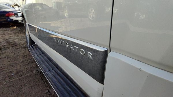 2008 Lincoln Navigator Front Door RH Pv White Chocolate 7L7Z7820124A — photo 7