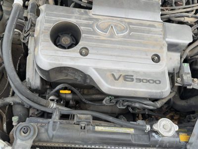 2000-2001 Infiniti I30 Front Valve Cover Oem 3.0L