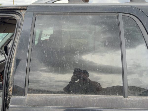 1997-2002 Ford Expedition Driver Left Rear Side Window Door Glass Oem Back — photo 3