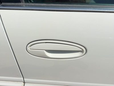 2002-2005 Buick Lesabre Passenger Right Front Outside Door Handle Oem White 40U
