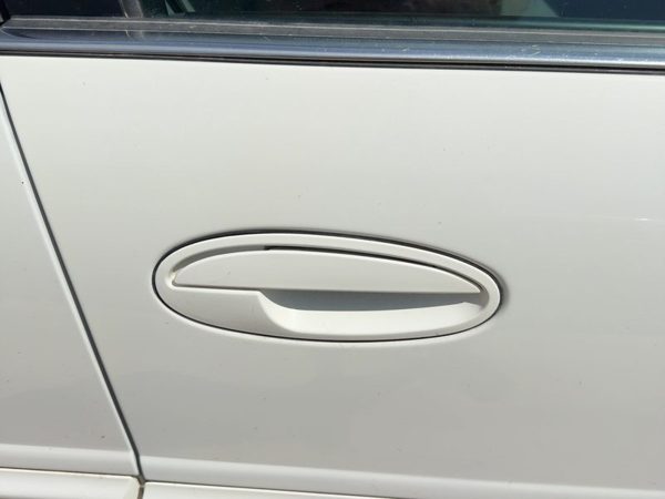 2002-2005 Buick Lesabre Passenger Right Front Outside Door Handle Oem White 40U — photo 1