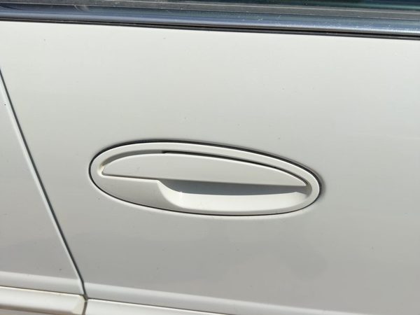 2002-2005 Buick Lesabre Passenger Right Front Outside Door Handle Oem White 40U — photo 3