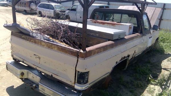 1984 Chevy Pickup 20 — vehicle photo 6