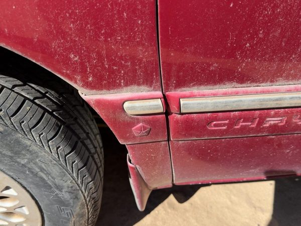 96-00 Town & Country Driver Left Moulding Fender Trim Strip Candy Apple Red Ph2 — photo 2