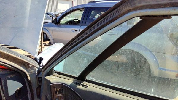 92-99 Lesabre Passenger Right Front Vent Window Small Door Glass With Frame — photo 5