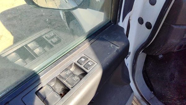 2004 Nissan Titan Driver Left Front Door Trim Panel With Master Switch Graphite — photo 4