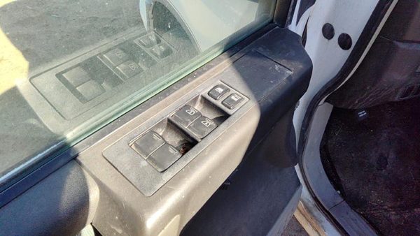 2004 Nissan Titan Driver Left Front Door Trim Panel With Master Switch Graphite — photo 5