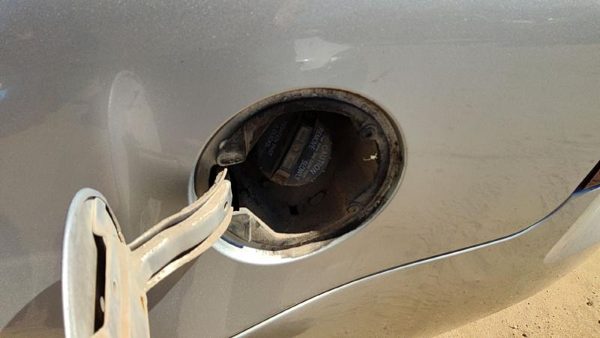 2004 Pontiac Grand Prix Fuel Filler Neck Assembly With Gas Cap Oem 10309614 — photo 3