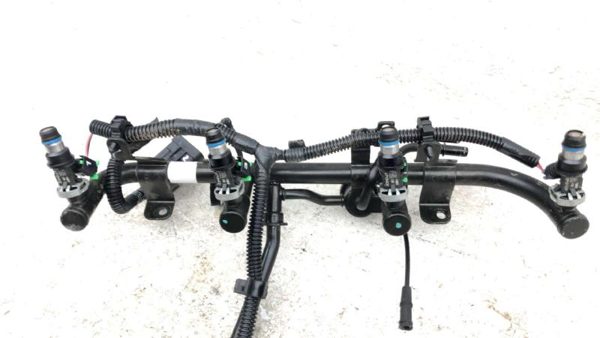 2001-2007 Sierra 2500 Hd Complete Fuel Rail With Injectors Set Loaded Oem 8.1L — photo 9