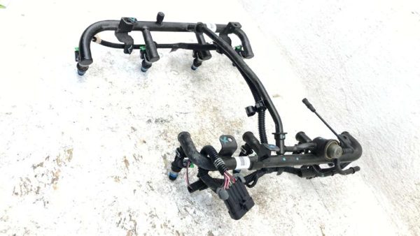 2001-2007 Sierra 2500 Hd Complete Fuel Rail With Injectors Set Loaded Oem 8.1L — photo 3