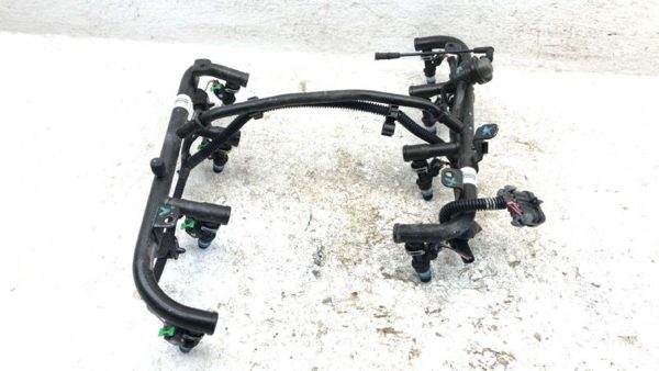2001-2007 Sierra 2500 Hd Complete Fuel Rail With Injectors Set Loaded Oem 8.1L — photo 1