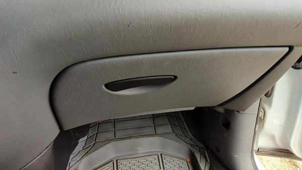 2000-04 Focus Station Wagon Glove Box Assembly Complete Door With Latch Gray Ea — photo 2