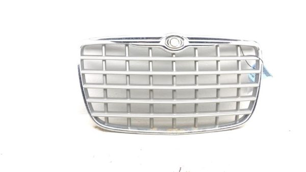 2005-2010 Chrysler 300 Front Grille Oem Chrome 4805926Ac — photo 9