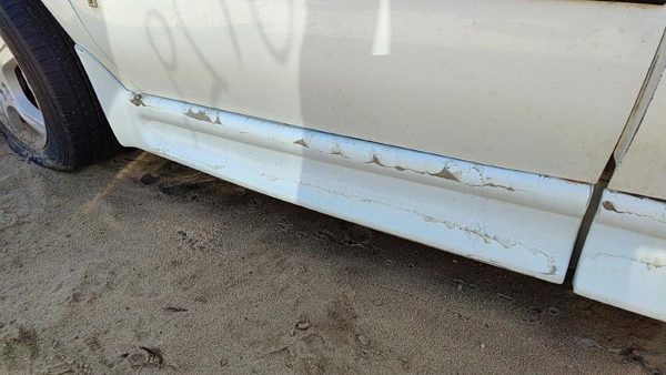 05-08 Uplander Driver Left Lower Rocker Panel Moulding Side Skirt Oem White 50U — photo 1