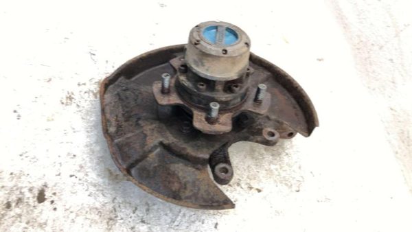 1997 Suzuki Sidekick Driver Left Front Spindle Steering Knuckle Wheel Hub 1.8L — photo 3