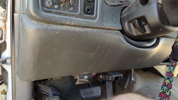 2005 GMC Sierra Dash Panel Pewter 69D — photo 2