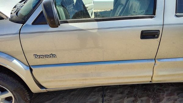 2000 Olds Bravada Front Door LH Pewter 11U — photo 3