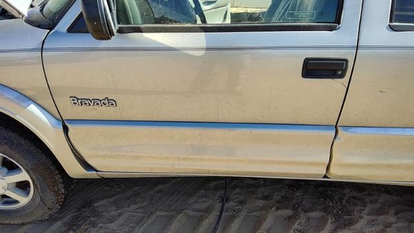 2000 Olds Bravada Front Door LH Pewter 11U — photo 2