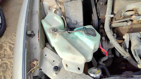 1997 Buick Century Windshield Washer Fluid Reservoir With Pump Oem Wiper Tank — photo 2