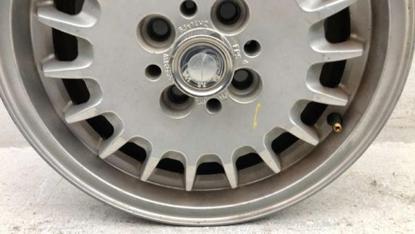 1987-1991 Bmw 325I 14" Aluminum Wheel Oem Factory Rim Silver 14X6 #1 1125688 — photo 9