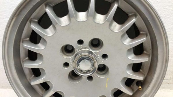 1987-1991 Bmw 325I 14" Aluminum Wheel Oem Factory Rim Silver 14X6 #1 1125688 — photo 8