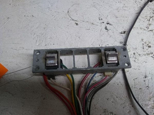1985 Jeep Grand Wagoneer Passenger Right Window Switch Control with Wiring OEM — photo 2