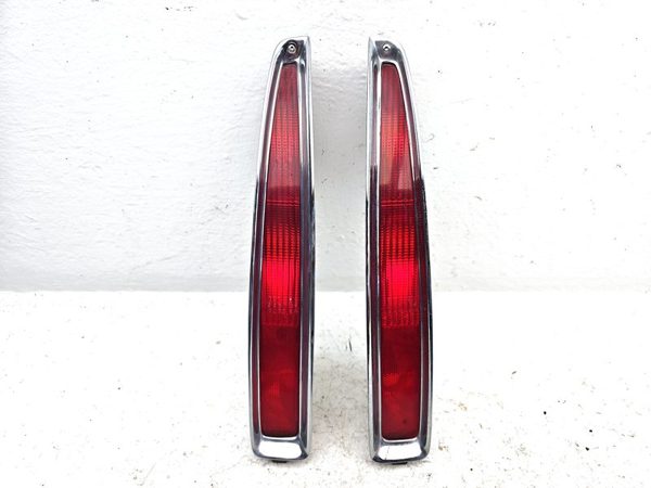 94-99 Cadillac Deville Pair Tail Lights Brake Lamps Left Right Quarter Mounted — photo 1