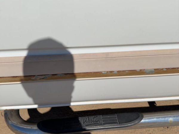 03-07 Silverado 2500 Passenger Right Rear Moulding From Door Back Trim Strip Whi — photo 5