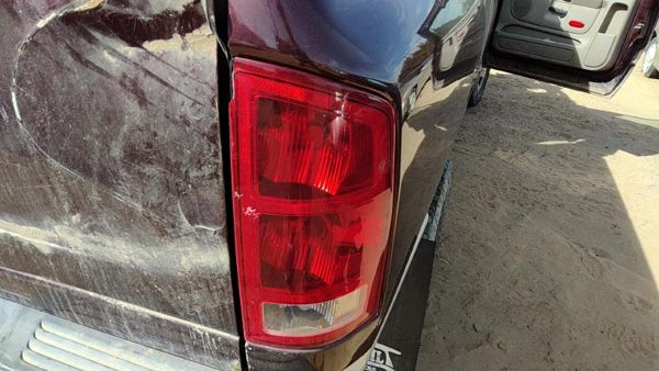 2003-2006 Dodge Ram 2500 Passenger Right Tail Light Brake Lamp Oem Rear Chipped — photo 2