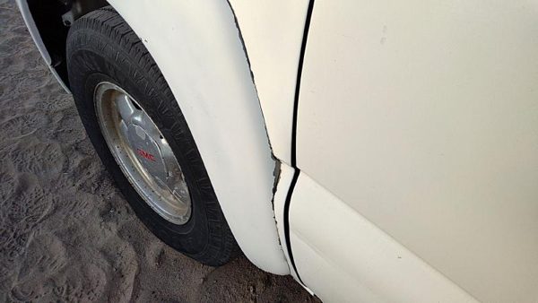 2003-2007 Chevy Suburban Driver Left Front Fender Oem 50U Summit White 88944420 — photo 6