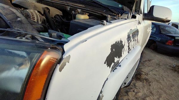2003-2007 Chevy Suburban Driver Left Front Fender Oem 50U Summit White 88944420 — photo 9