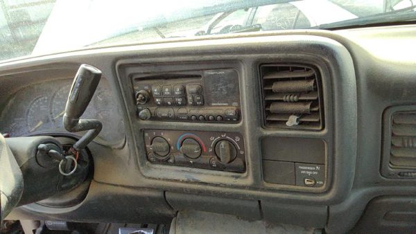00-01 Sierra 2500 Trim Bezel Around Radio Surround Dash Panel Oem Graphite 12D — photo 2