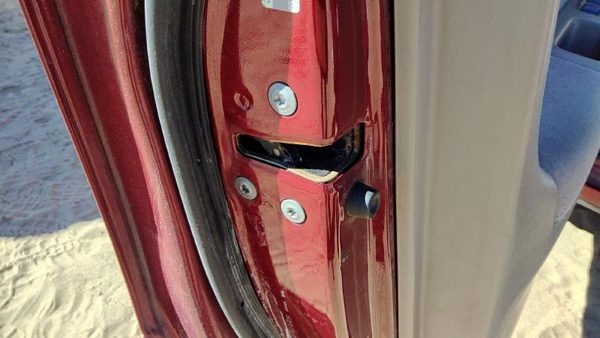 2002-2006 Toyota Camry Driver Left Front Door Latch With Rods/Cables Oem — photo 3