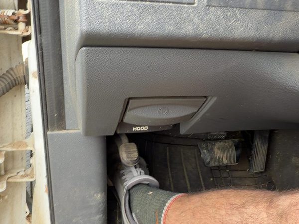 05-07 Dodge Dakota Lower Dash Under Column Knee Bolster Trim Panel Oem Gray P9D5 — photo 1