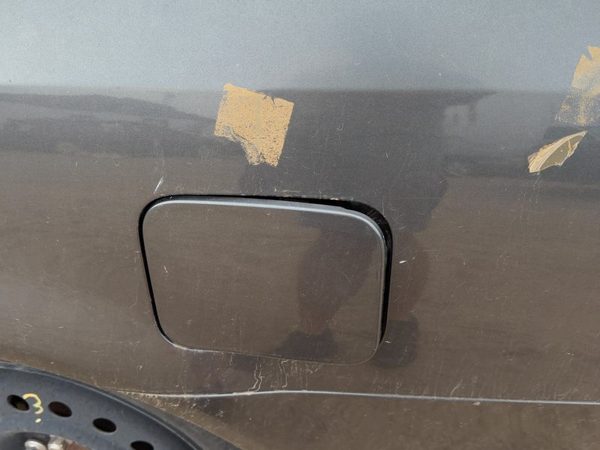 2002-2006 Nissan Altima Fuel Tank Door With Hinge Gas Lid Oem Filler Smoke K11 — photo 1