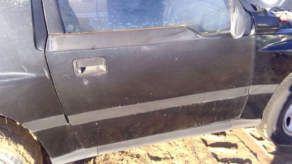 1996 Geo Tracker Front Door RH Black — photo 2